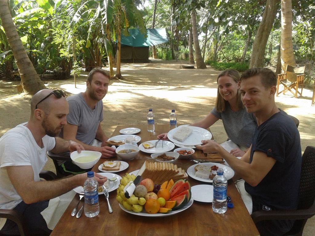 Makulu Safari Camping Udawalawe Esterno foto